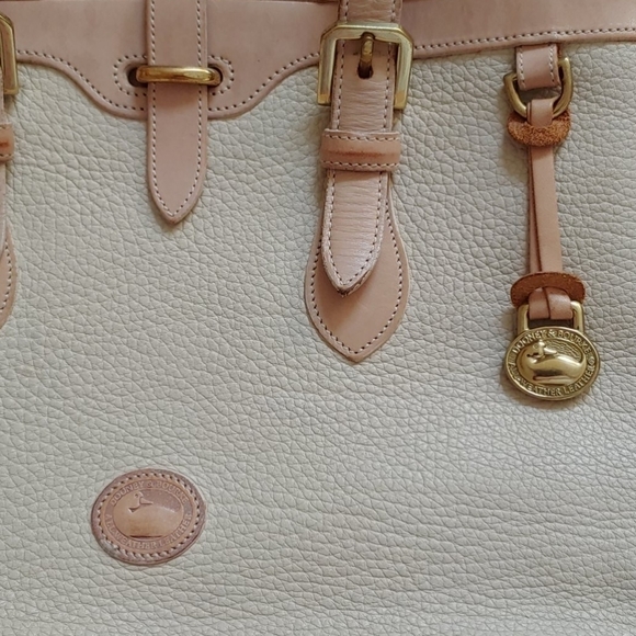 Dooney & Bourke Small Bucket Purse/Tote - Picture 4 of 10